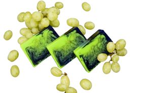 Handgemachte Glycerin Seife mit Ziegenmilch Weintraube
