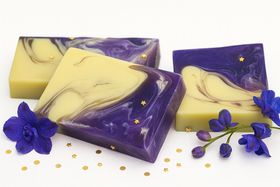 Nesbel Seife Sommernacht – frisch & geheimnisvoll | Glycerin & Ziegenmilch