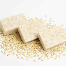 Nesbel Seife Ziegenmilch-Hafer – cremig & sanft | Glycerin & Ziegenmilch