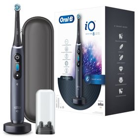 Oral-B - Elektrische Zahnbürste "iO Series 8 + Reiseetui" in Schwarz