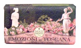 Nesti Dante Emozione in Toscana Giardino in Fiorito
