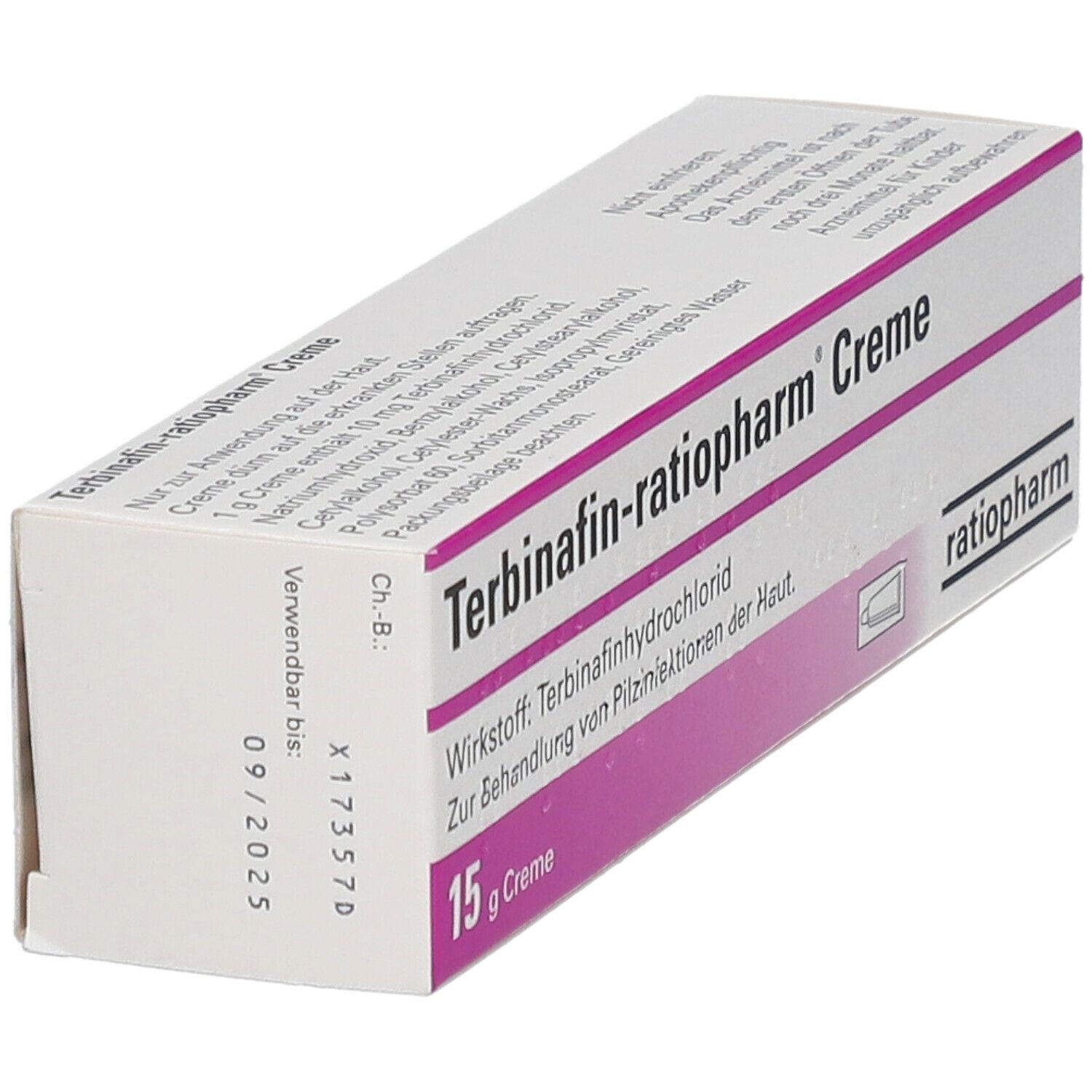Schräg liegende Verpackung. Aufschrift: Terbinafin-ratiopharm® Creme, 15 g Creme. Haltbarkeit bis 09/2025. ratiopharm Logo.