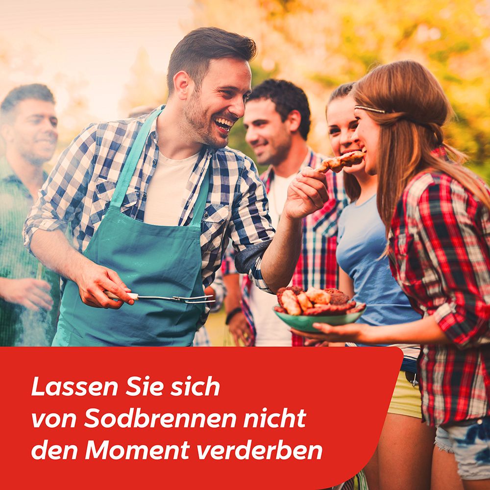 Gruppe von Menschen beim Grillen. Text: Lassen Sie sich nicht von Sodbrennen den Moment verderben.