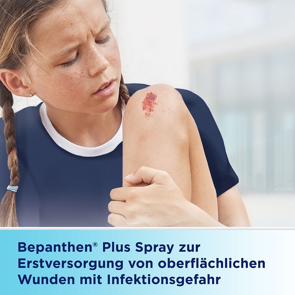 Kind mit Schürfwunde am Knie. Text: Bepanthen Plus Spray zur Erstversorgung von oberflächlichen Wunden.