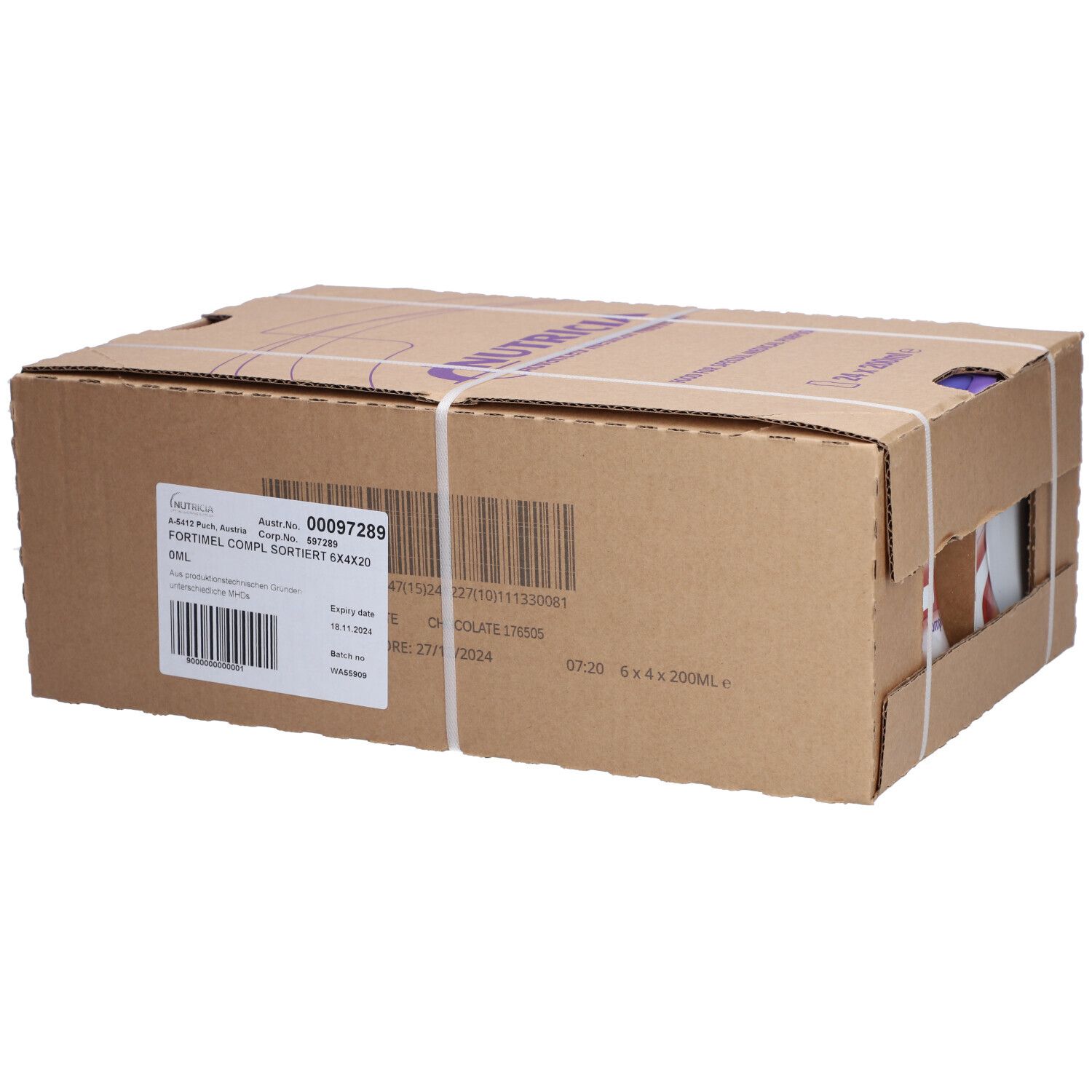 Karton mit 24 Flaschen. Aufschrift: Fortimel Complete Schokolade. Barcode und Chargennummer.