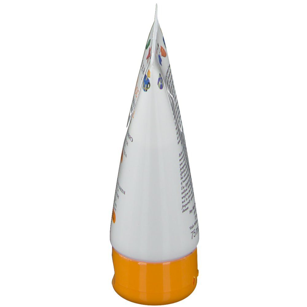 Seitenansicht der Sonnencreme-Tube. Weiß, mit orangefarbenem Deckel. Form: konisch. Oben mit bunten Illustrationen.