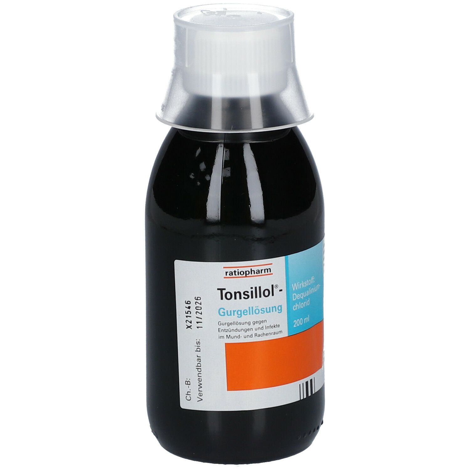 Braune Flüssigkeit in einer Flasche mit Dosierkappe. Aufschrift: Tonsillol Gurgellösung, Verwendbar bis 11/2026.