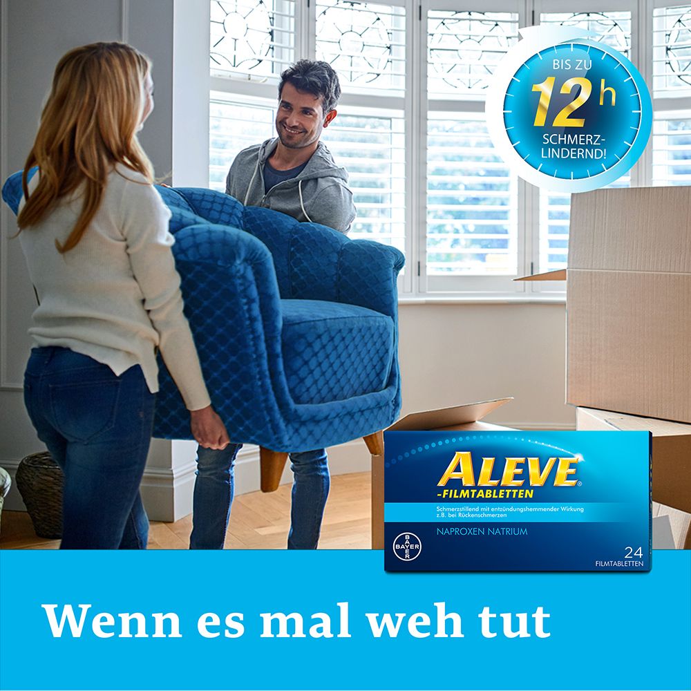 Paar trägt Möbel. Im Hintergrund die Aleve-Verpackung. Text: Wenn es mal weh tut.
