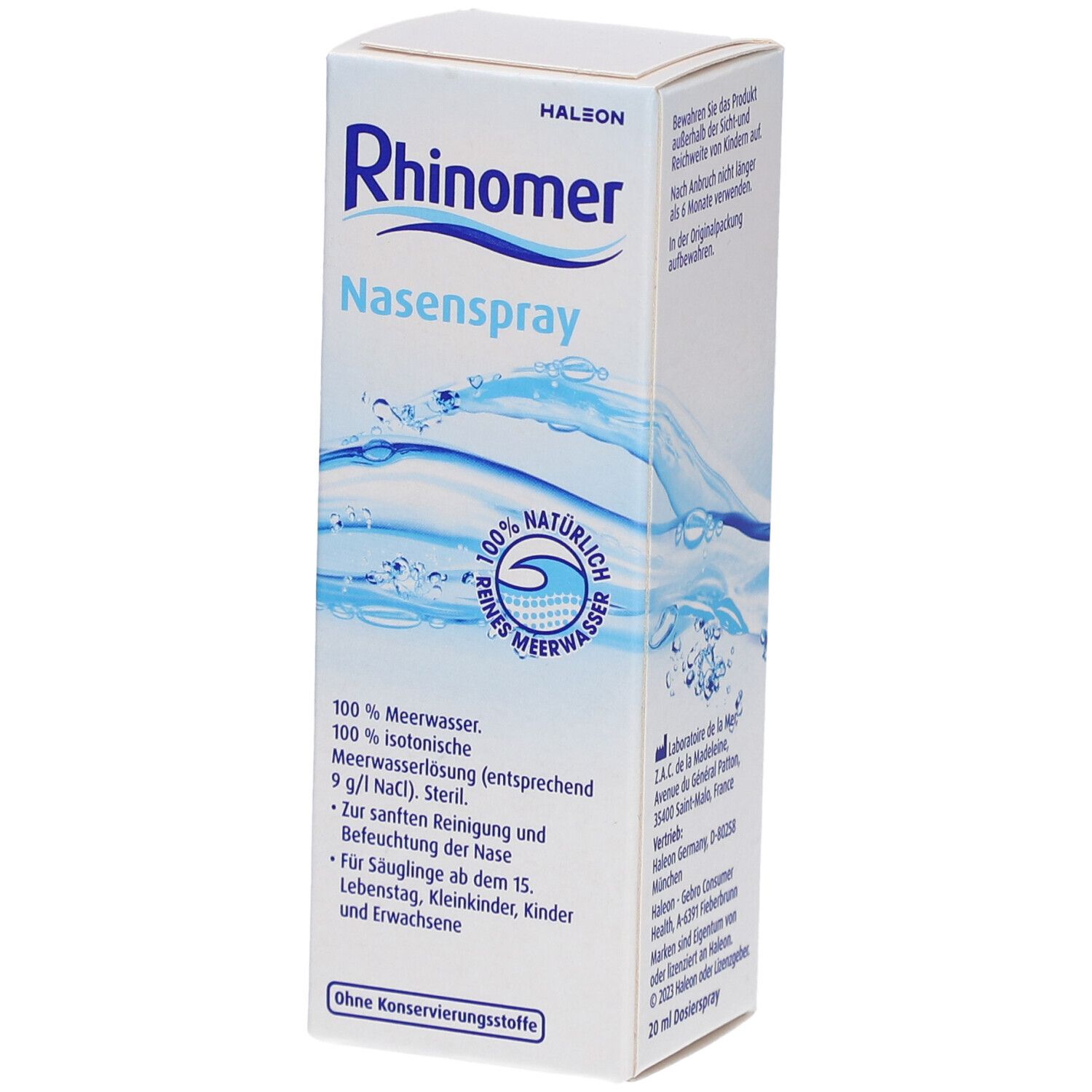 Rhinomer Nasenspray-Verpackung. Weißer Karton mit blauer Wellen-Grafik. Text: Rhinomer, Nasenspray, 100% Meerwasser, steril.