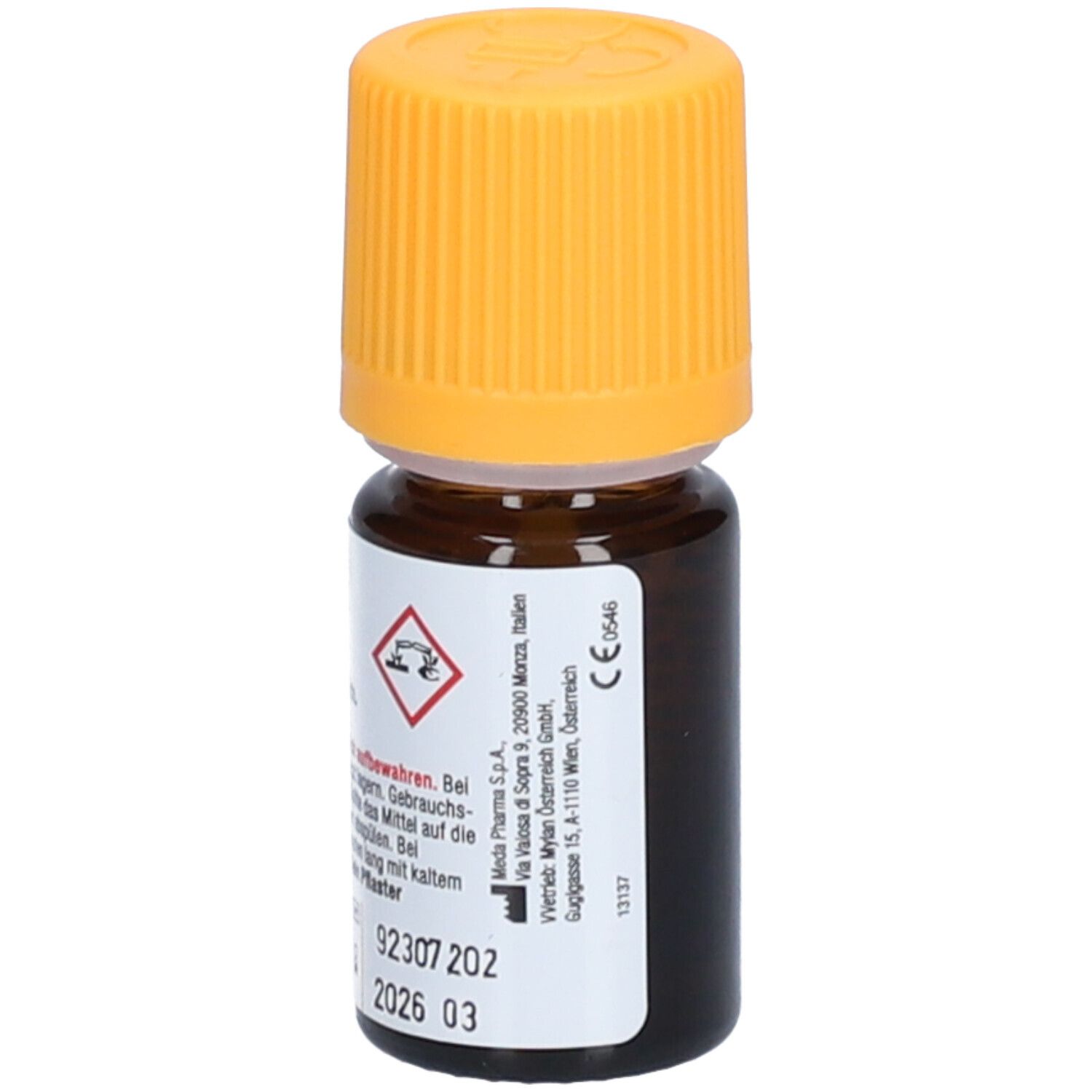 Braune Glasflasche mit gelbem Deckel. Etikett mit Produktnamen und Text. Enthält 5 ml Flüssigkeit.