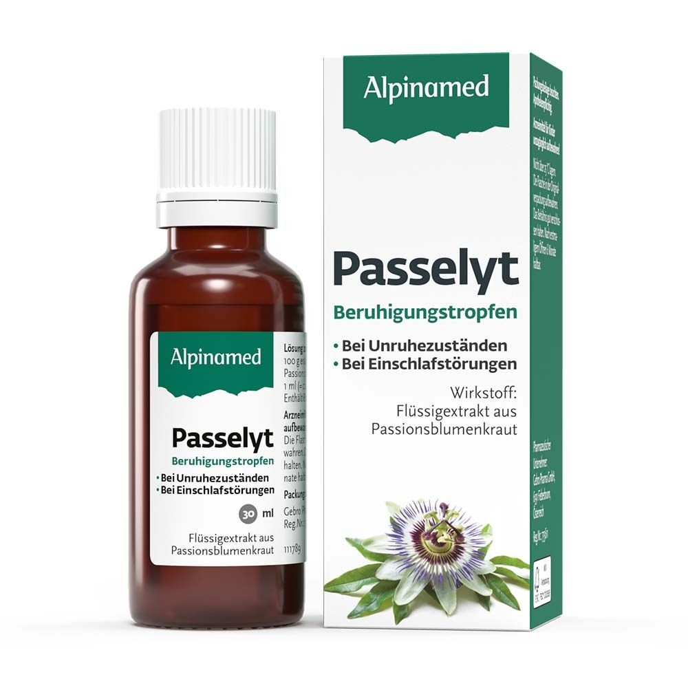 Braune Flasche und Schachtel. Aufschrift: Alpinamed Passelyt Beruhigungstropfen. Enthält Passionsblumenkraut.