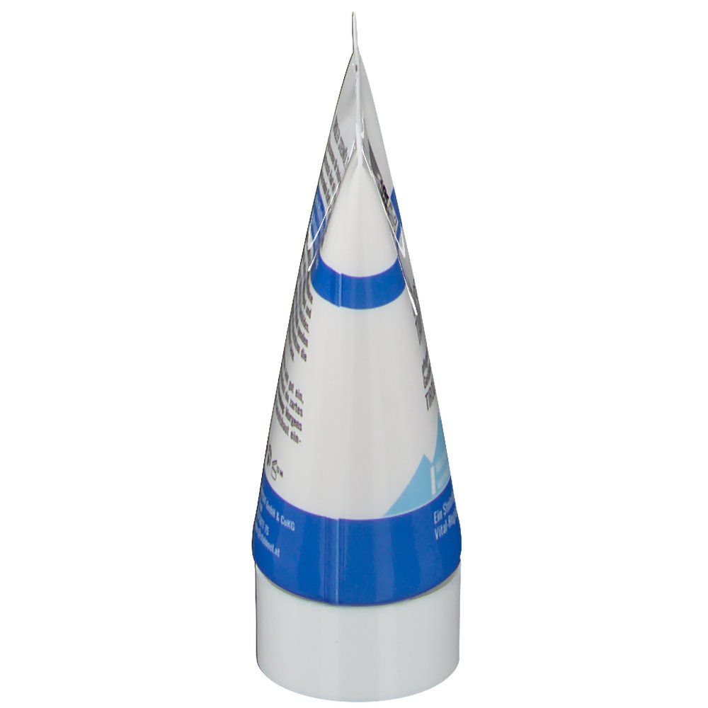 Seitenansicht einer Creme-Tube. Blau-weißes Design. Text: Herstellerinformationen.