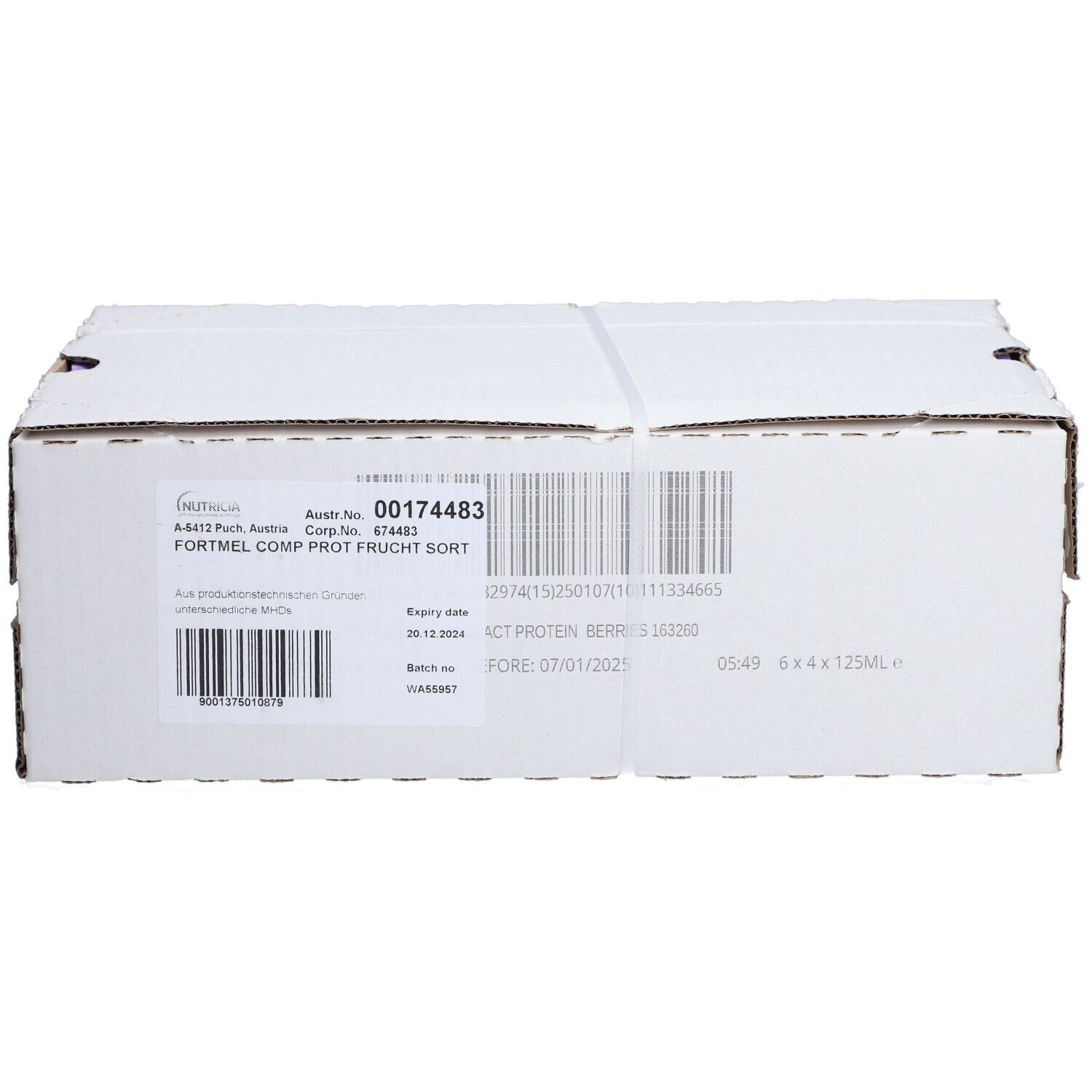 Karton mit Produktinformationen und Barcode. Aufschrift: FORTIMEL COMP PROT FRUCHT SORT.
