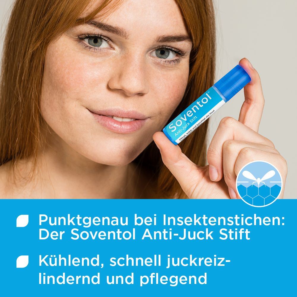 Frau hält blauen Soventol® Anti-Juck Stift. Text: Punktgenau bei Insektenstichen. Kühlend, juckreizlindernd.