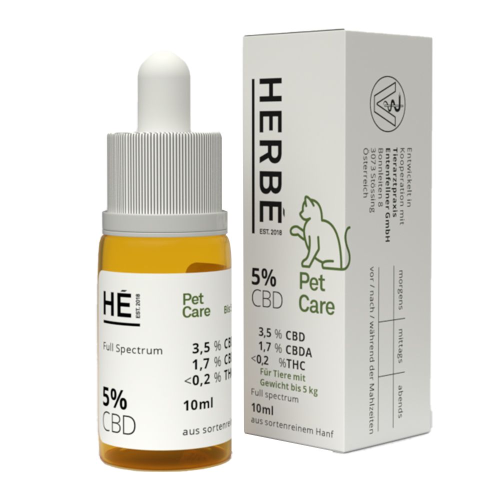 HERBÉ Pet-Care CBD Öl 5 %. Flasche mit Pipette und Verpackung. Enthält 5% CBD. Aufschrift: 10ml.