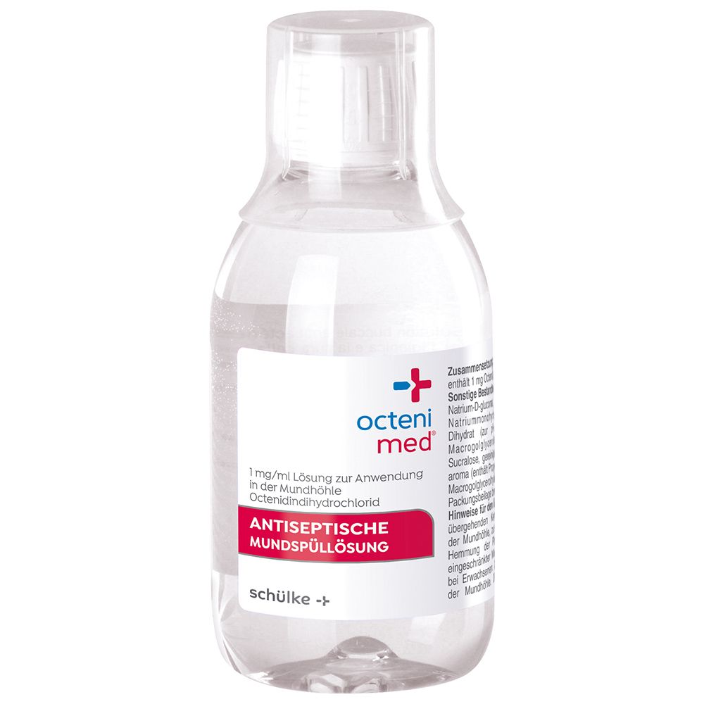 Klare Flasche mit Mundspüllösung. Rotes Etikett mit Produktnamen und Logo. Aufschrift: Antiseptische Mundspüllösung.