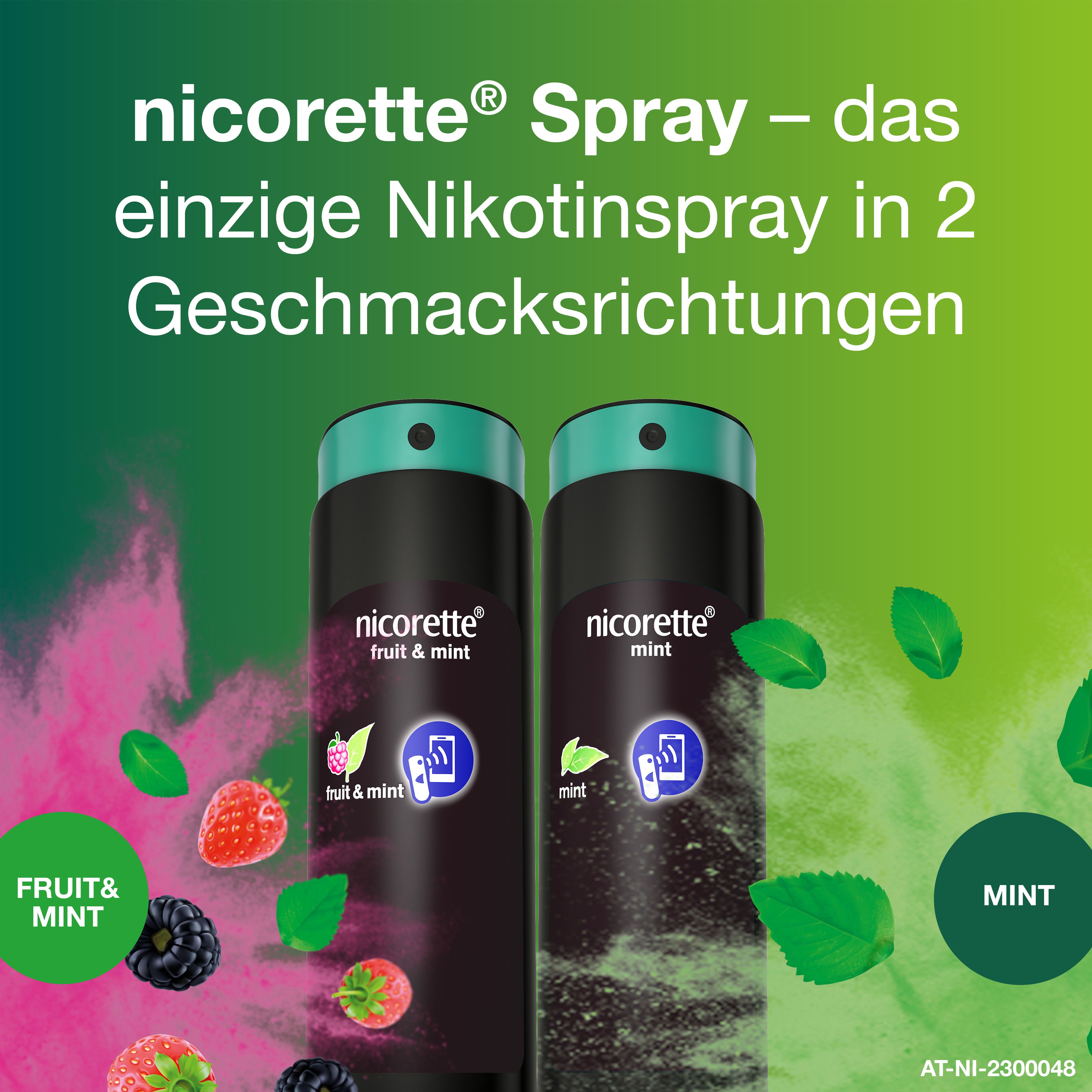 Zwei nicorette® Spray Flaschen. Fruit & Mint und Mint. Früchte und Blätter als Dekoration.