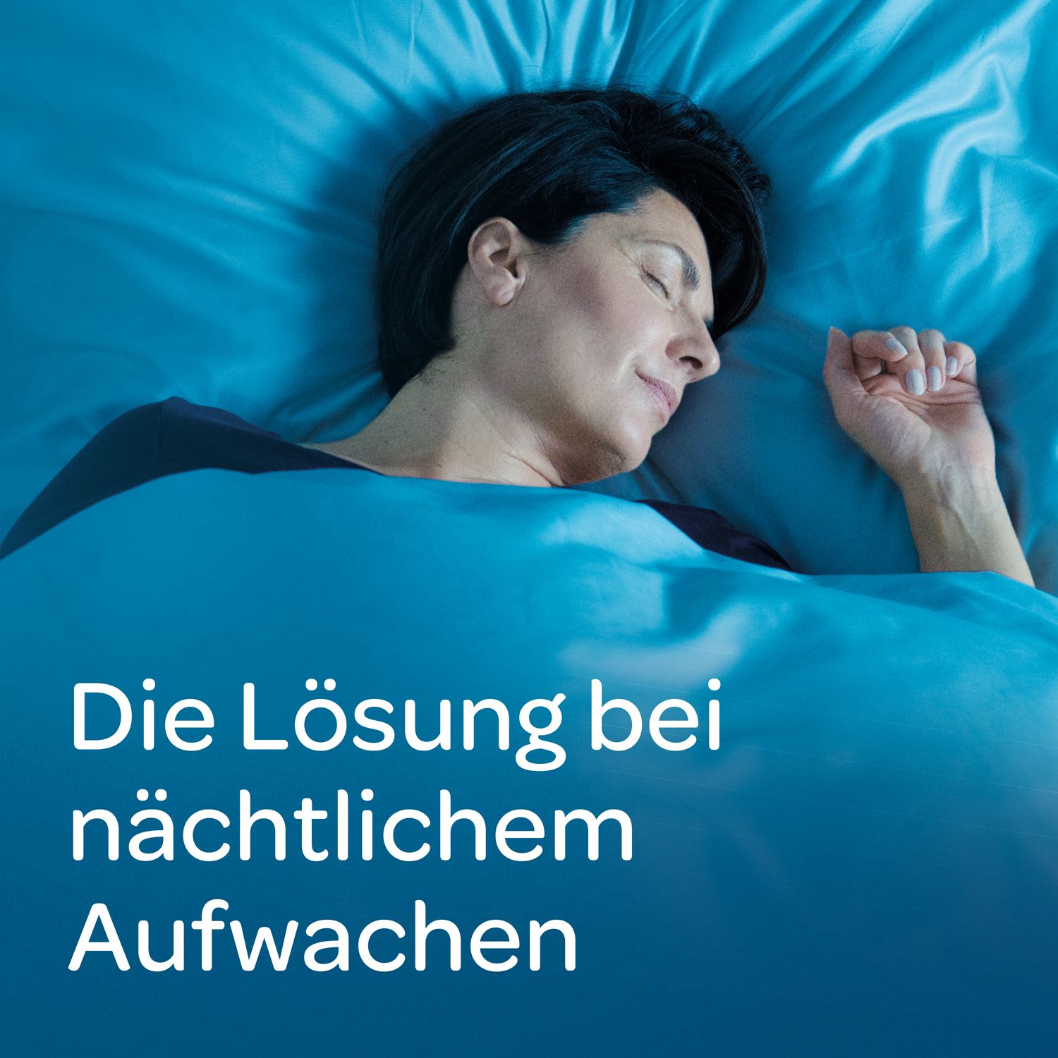 Frau schläft im Bett. Text: Die Lösung bei nächtlichem Aufwachen.