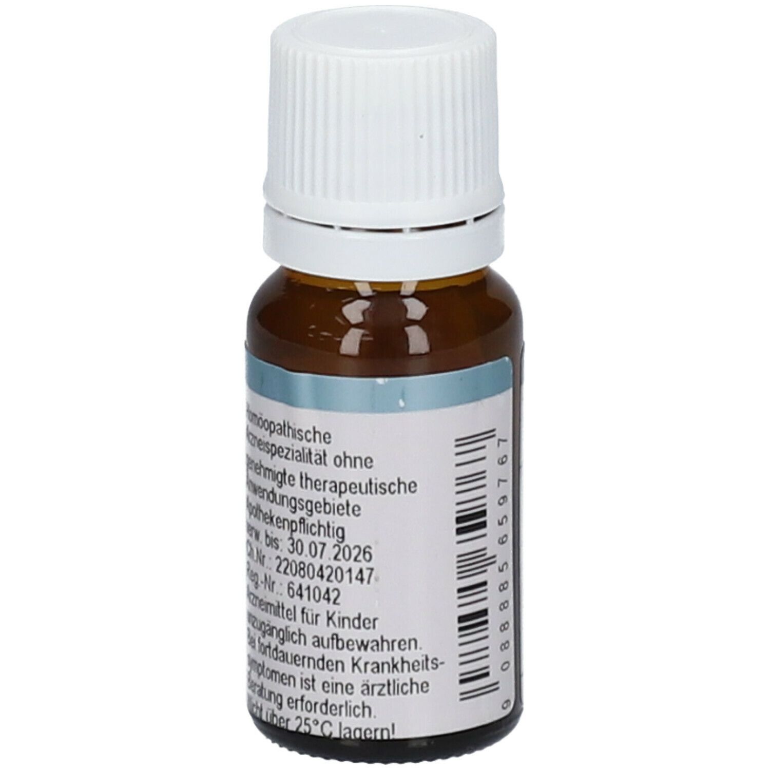 Braune Glasflasche mit weißem Deckel. Etikett mit Produktinformationen. Homöopathisches Arzneimittel. Verfallsdatum 30.07.2026.
