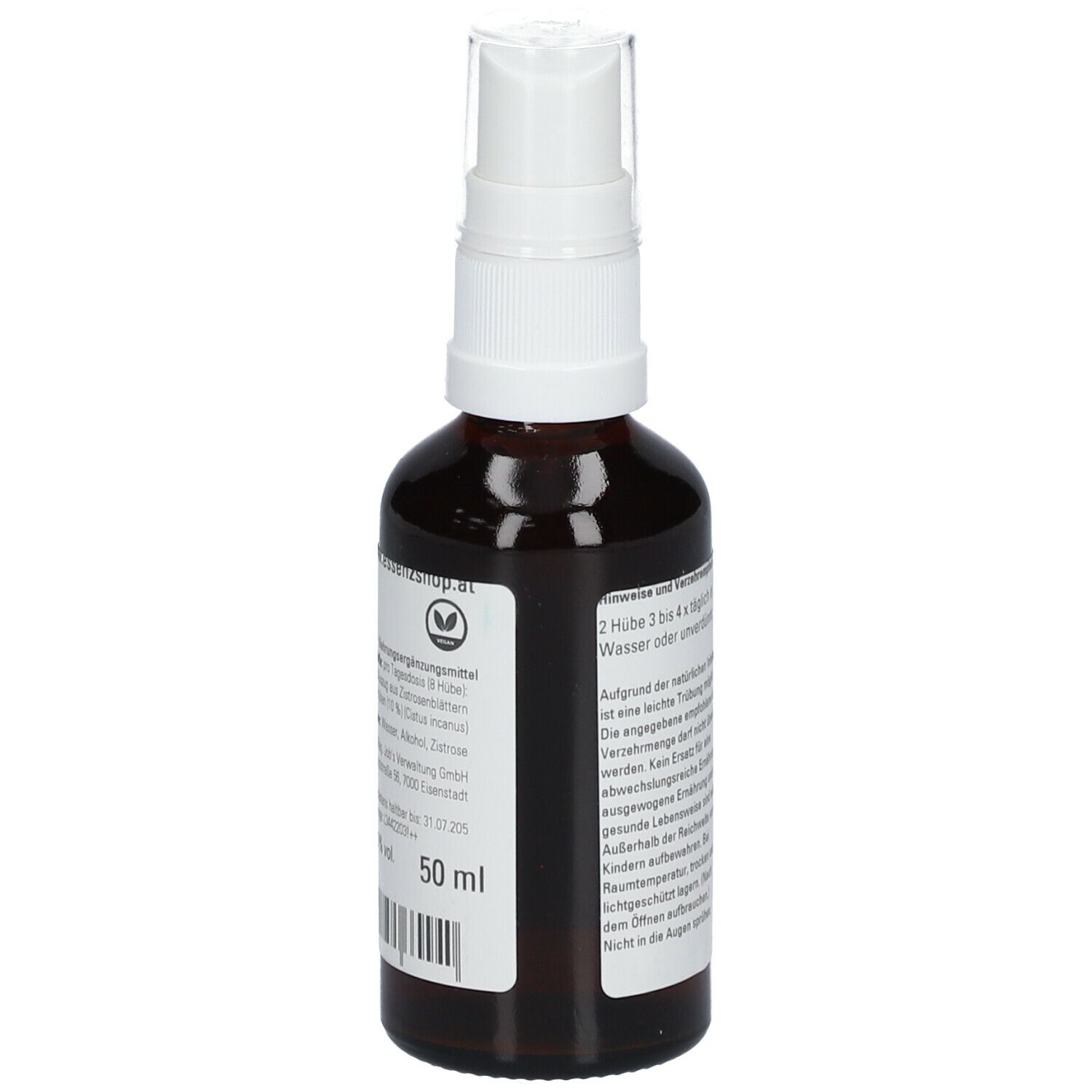 Braune Glasflasche mit weißem Sprühkopf. Etikett mit Text und Informationen. 50 ml. Vegan-Siegel.