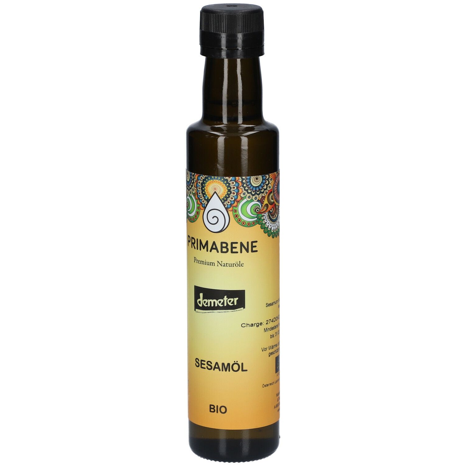 Bouteille en verre brun avec bouchon noir. Étiquette avec "PRIMABENE Sesamöl BIO" et logo Demeter.