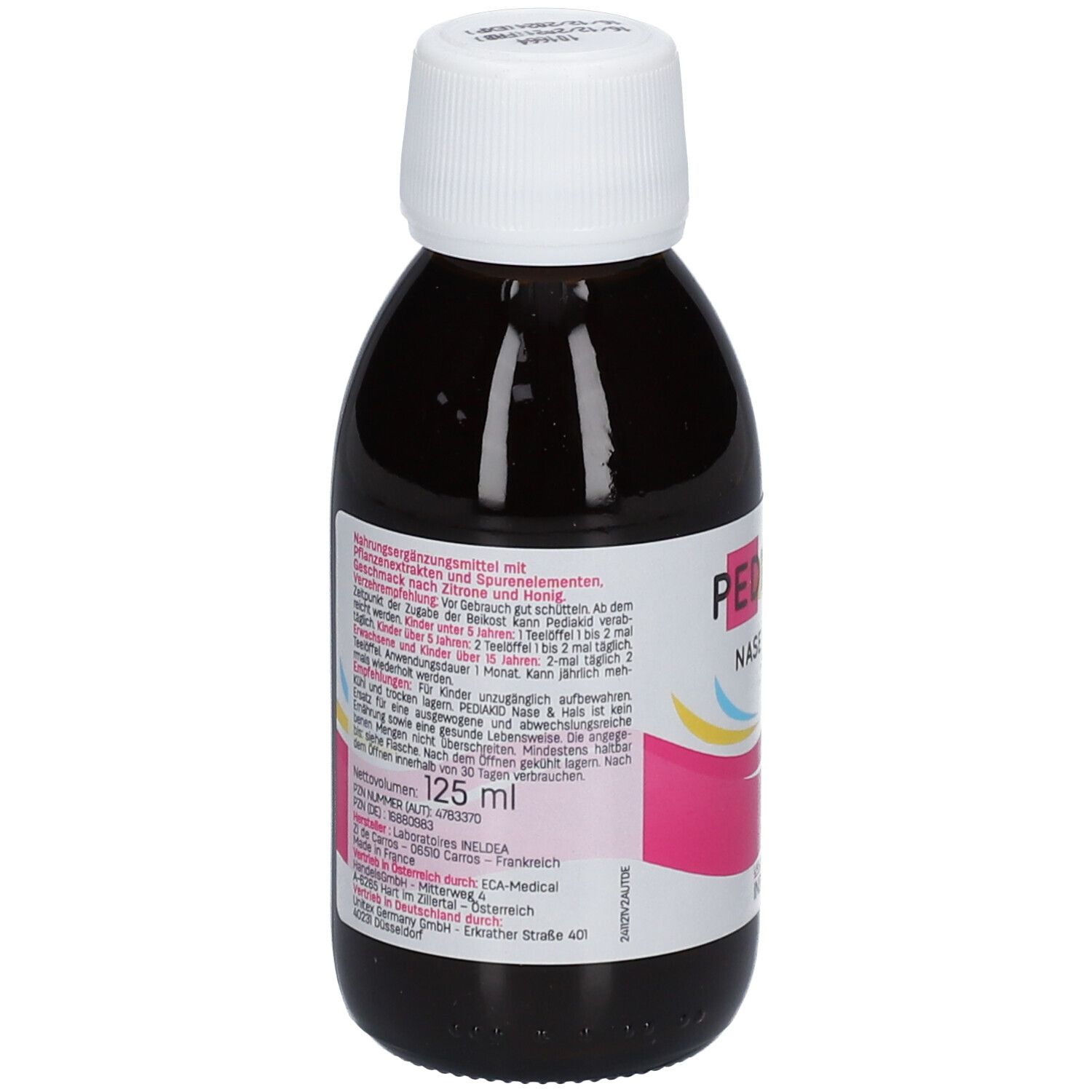 Braune Flüssigkeit in einer Flasche mit weißem Deckel. Etikett mit Text und Inhaltsstoffen. Aufschrift: PEDIAKID Nase & Hals, 125 ml.