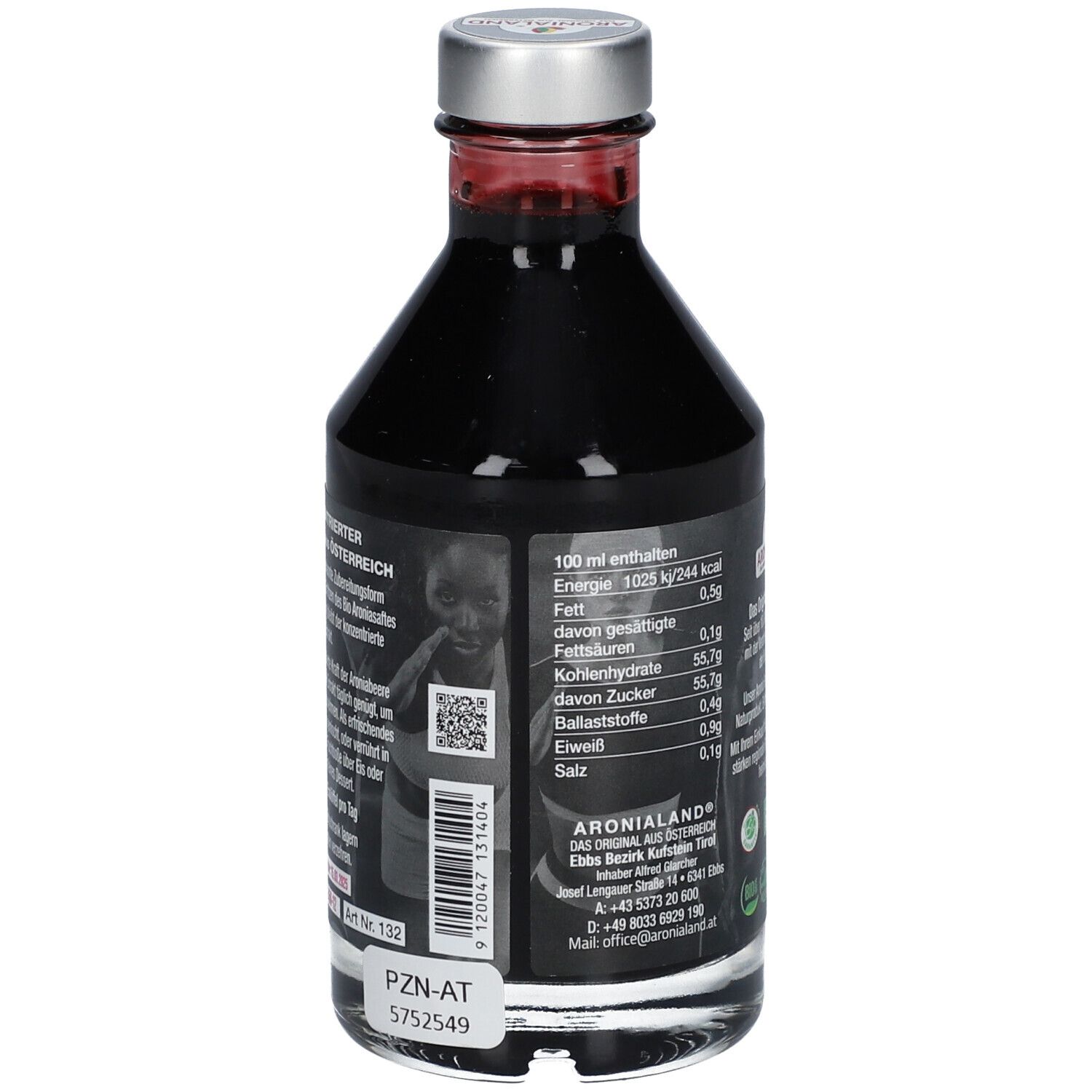 Glasflasche mit dunklem Inhalt. Etikett mit Nährwertangaben und Text: ARONIALAND. QR-Code und Artikelnummer.