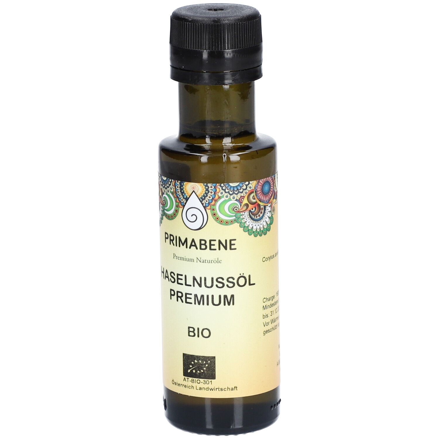 Braune Glasflasche mit schwarzem Deckel. Aufschrift: PRIMABENE, Haselnussöl PREMIUM BIO. Bio-Siegel.