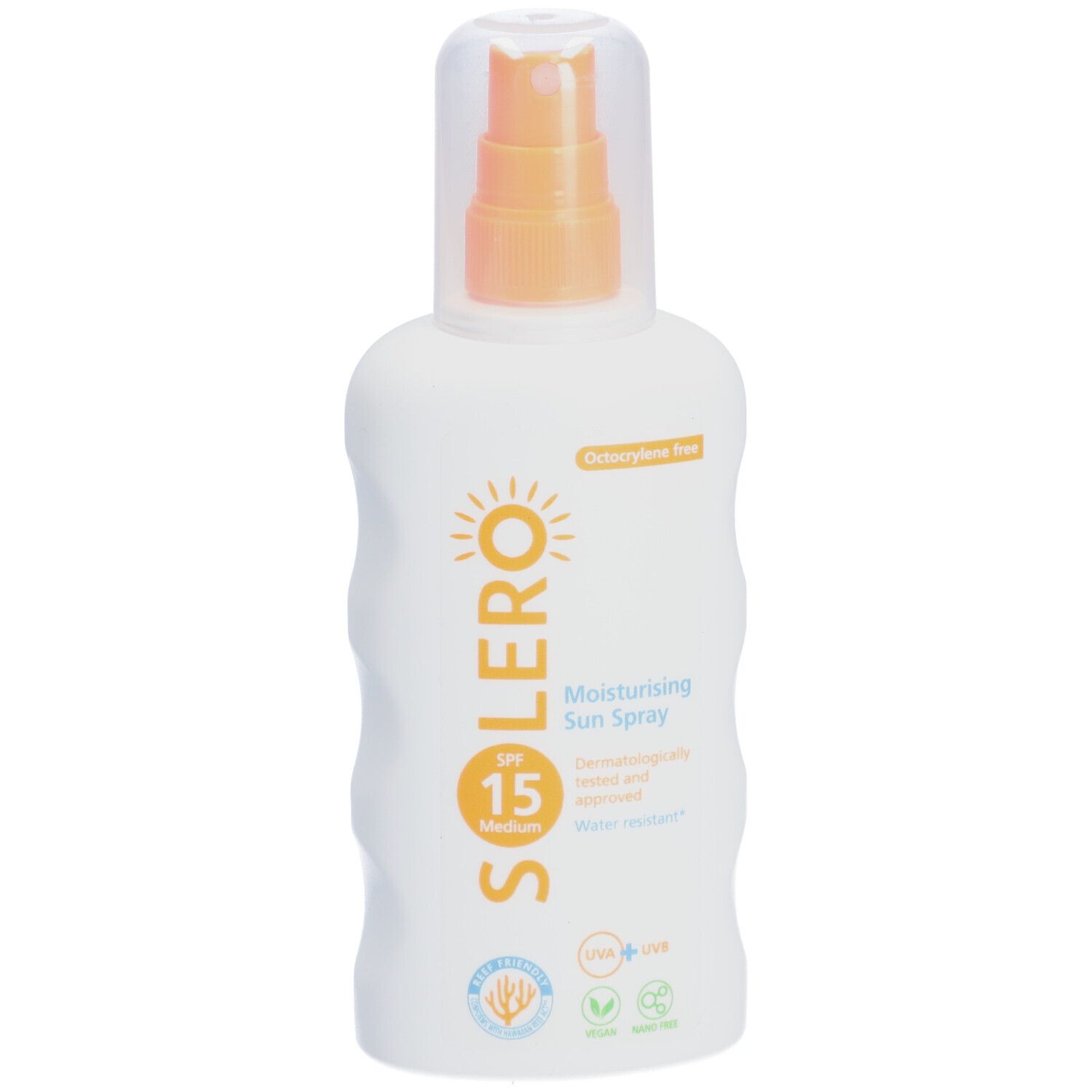 Weiße Flasche mit Sprühkopf. Aufschrift SOLERO, Moisturising Sun Spray SPF15. Dermatologisch getestet. Wasserfest.