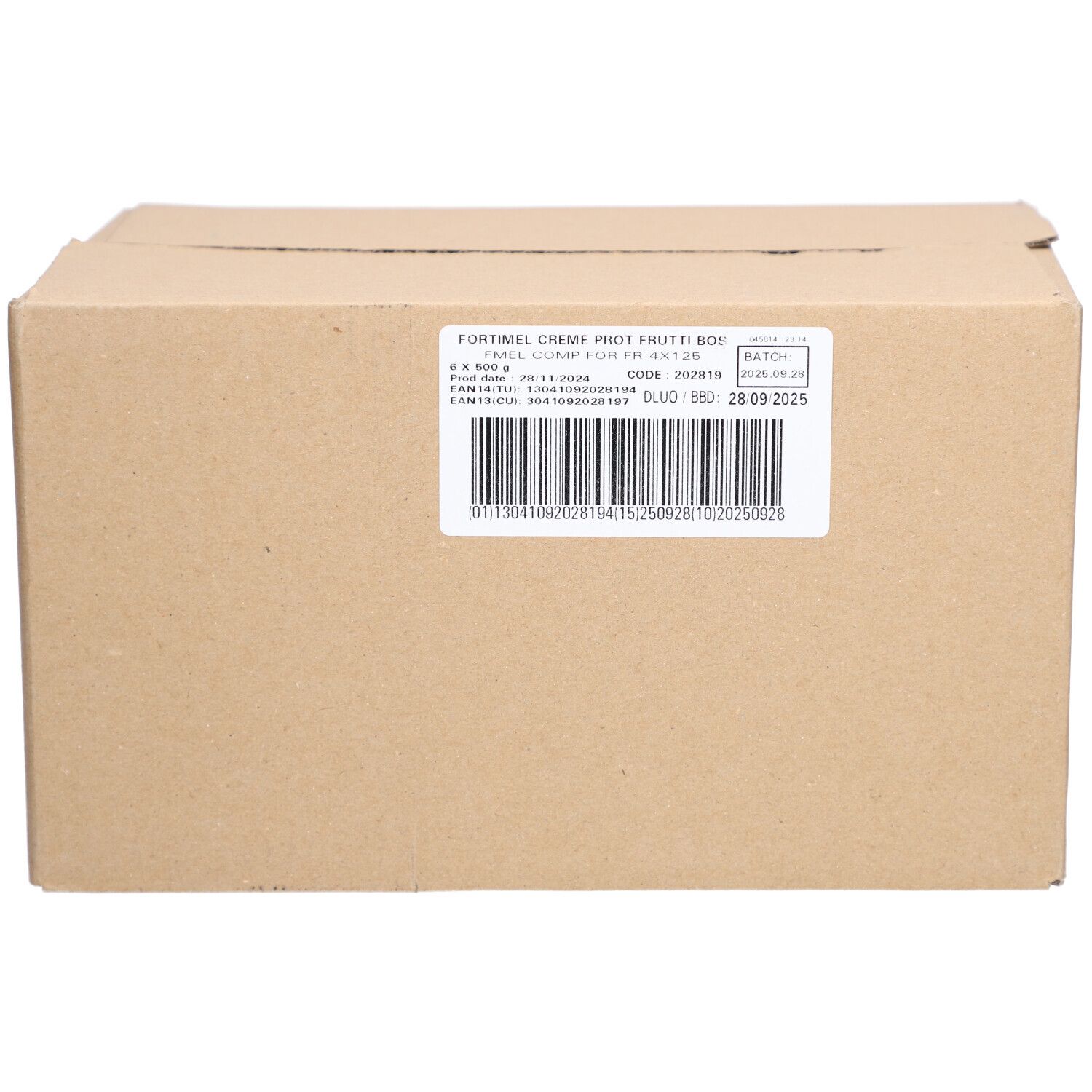 Karton mit Etikett. Aufschrift: Fortimel Creme Phot Frutti, Code, Datum. Barcode.