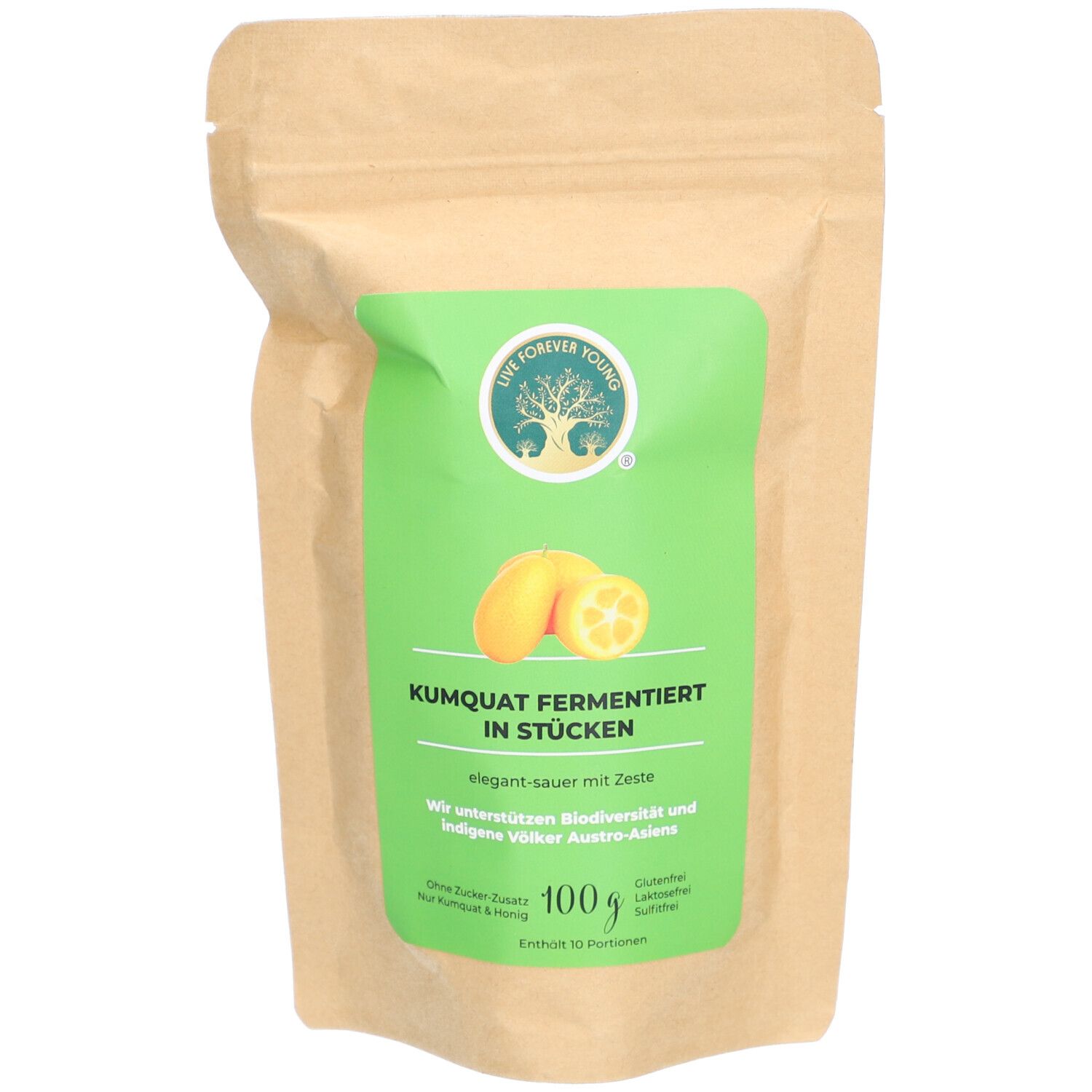 Beutel mit grünem Etikett. Aufschrift: Kumquat fermentiert in Stücken. Logo: Baum mit Schriftzug Live Forever Young. 100g.