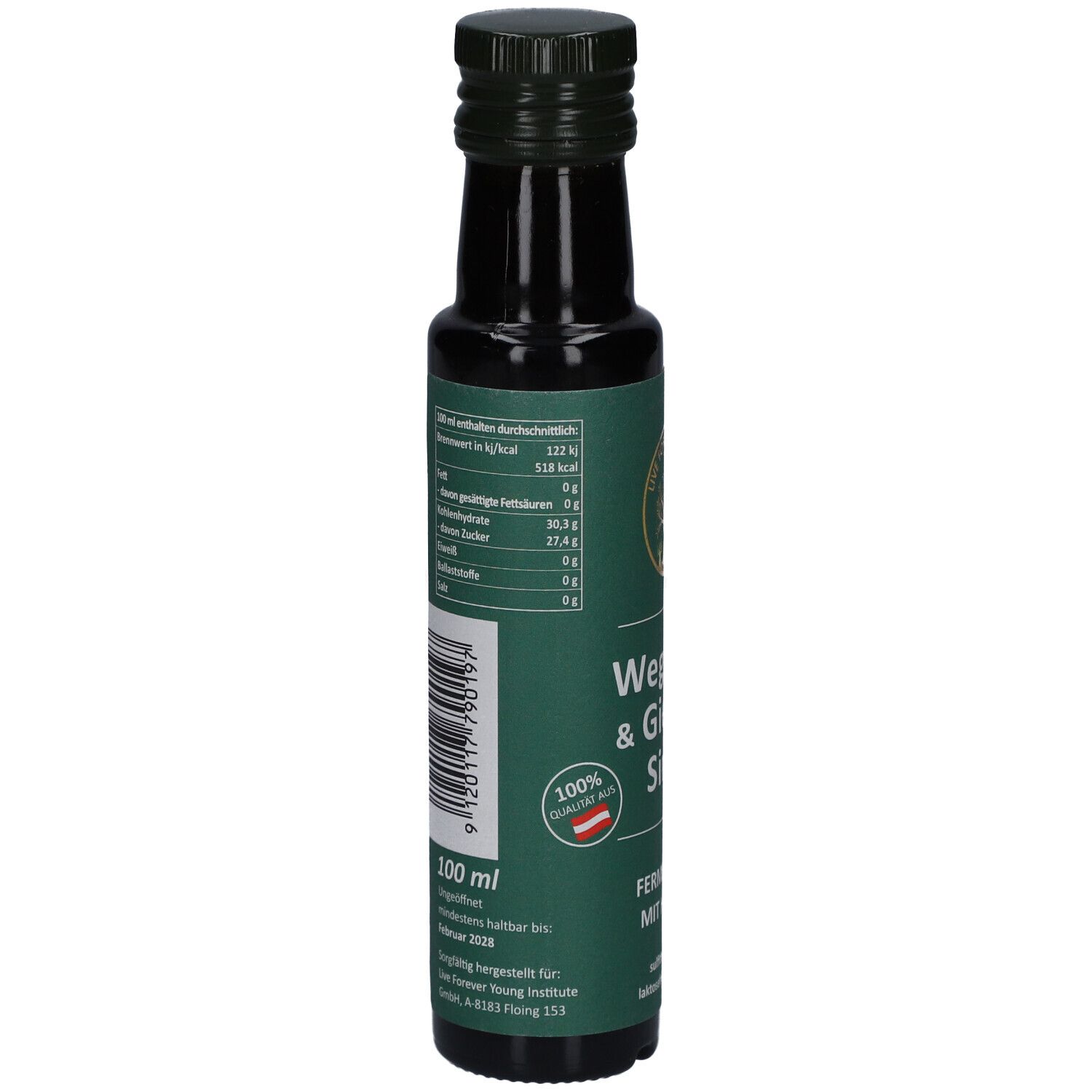 Braune Glasflasche mit grünem Etikett. Enthält Nährwertangaben und 100 ml. Aufschrift: Wegerich & Giersch Sirup, fermentiert mit Hopfen. 100% Austria.