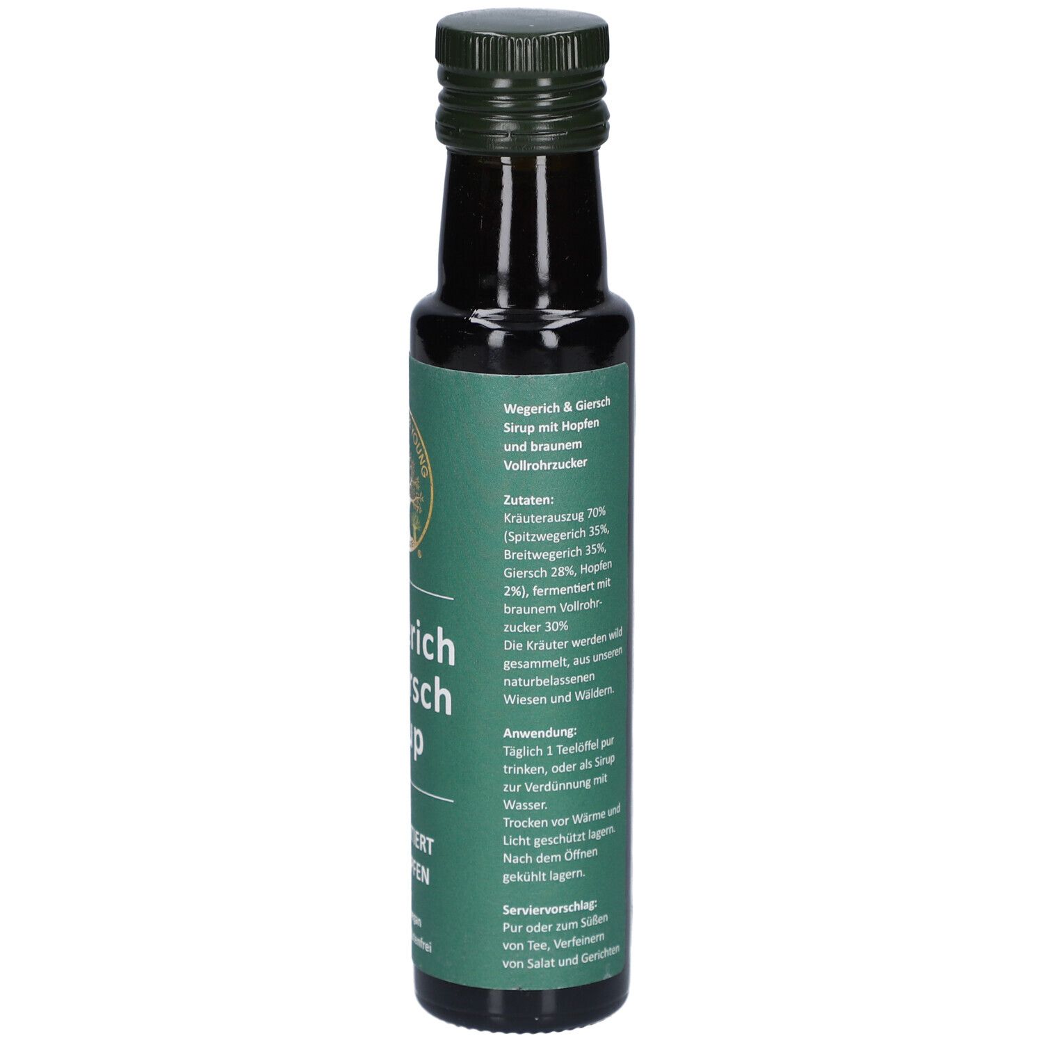 Braune Glasflasche mit grünem Etikett. Enthält Informationen zu Inhaltsstoffen und Anwendung. Aufschrift: Wegerich & Giersch Sirup.
