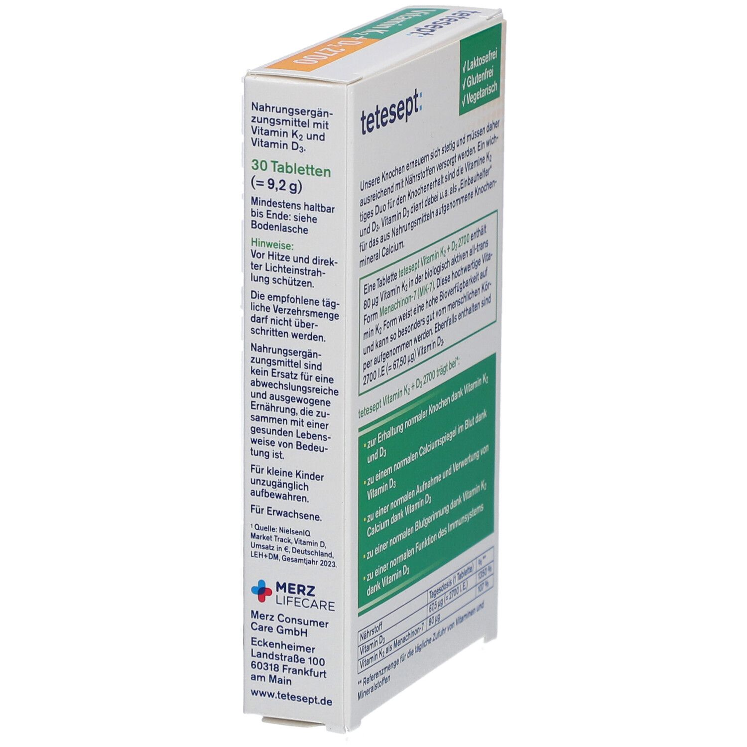 Seitenansicht der Verpackung tetesept Vitamin K2 + D3 2700. Text und Informationen. Aufschrift: 30 Tabletten, vegetarisch, Merz Consumer Care GmbH.