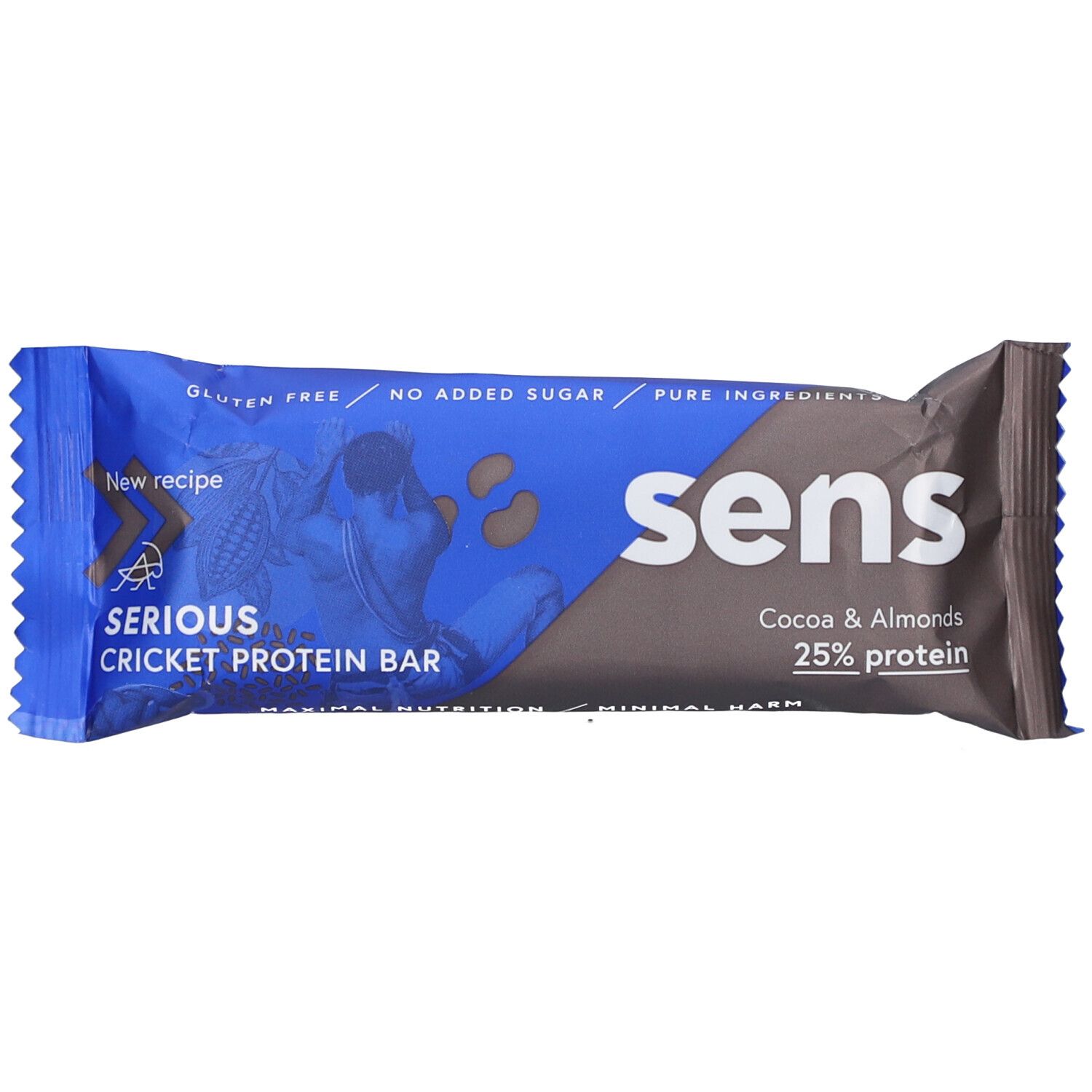 Sens Serious Proteinriegel mit Kakao & Mandeln. Blaue Verpackung mit Produktnamen und Schriftzug '25% Protein'.
