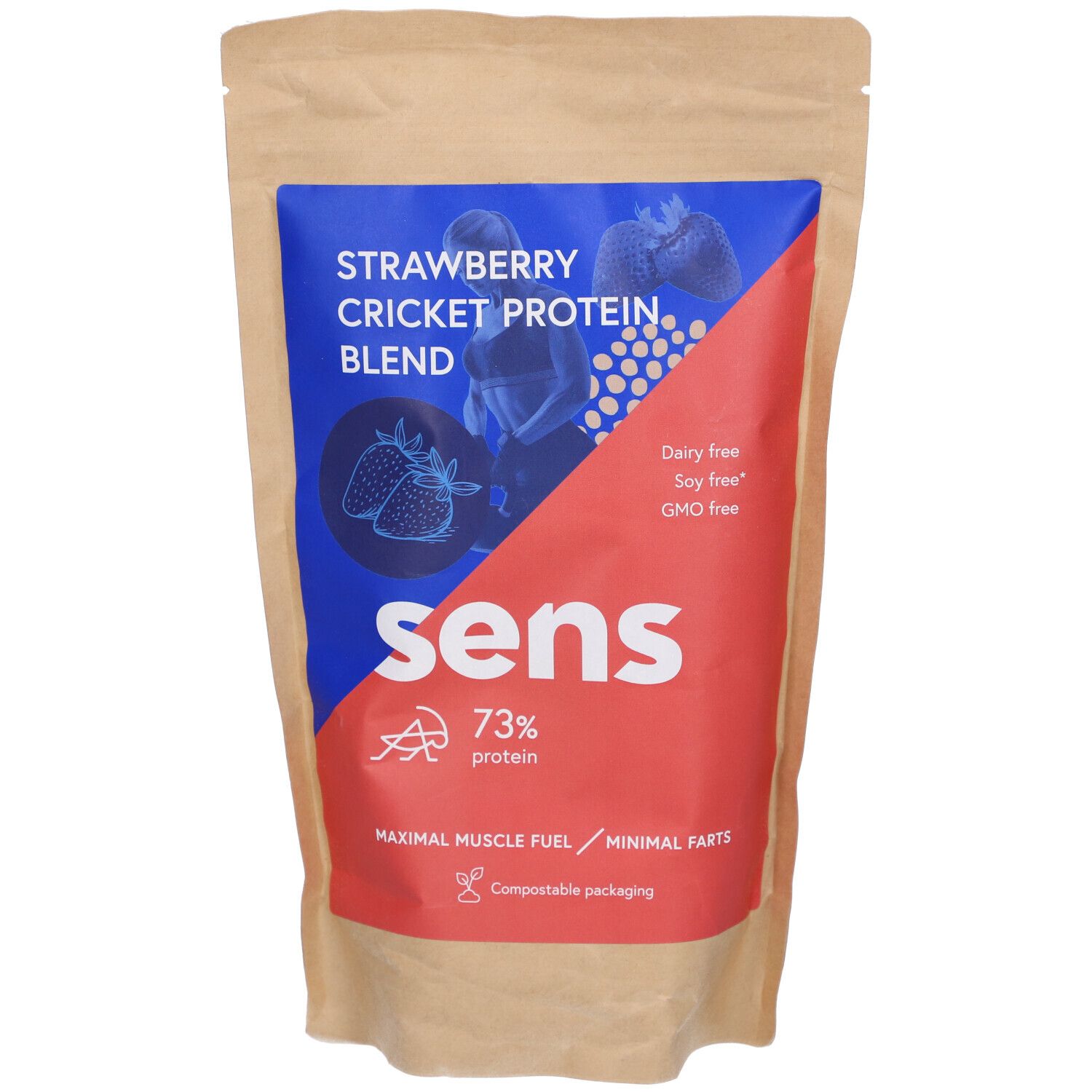 Beutel mit Sens Proteinshake. Blaue und rote Etiketten mit Text und Erdbeeren. "73% Protein" und "Dairy free" sichtbar.