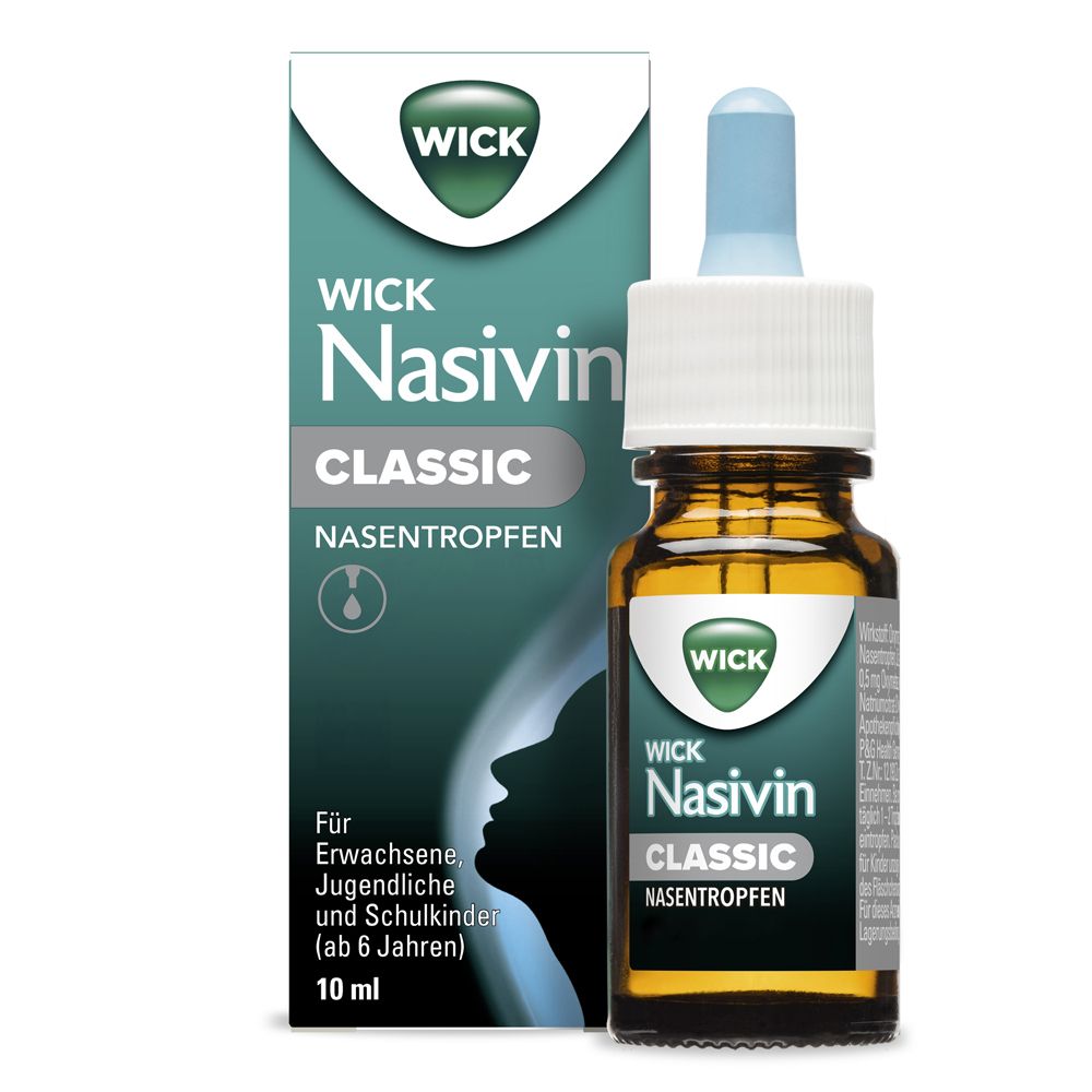 Nasentropfen-Fläschchen mit Verpackung. Aufschrift: WICK Nasivin Classic. Flasche aus braunem Glas mit blauem Tropfer.