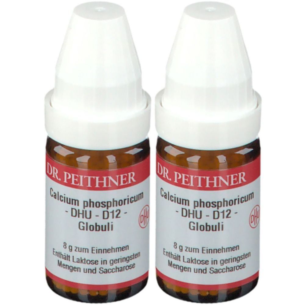 Zwei kleine braune Glasflaschen mit weißen Deckeln. Auf den Etiketten steht "DR. PEITHNER Calcium phosphoricum - DHU - D12 - Globuli".