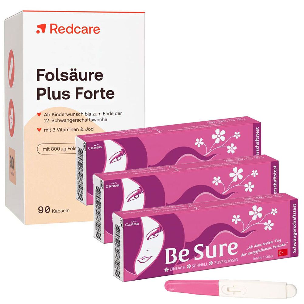 Packung Folsäure Plus Forte und drei Packungen Schwangerschaftstest. Ein Test liegt daneben. Text: Redcare, Be Sure, Folsäure.