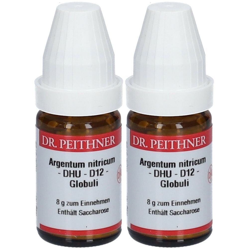 Zwei kleine braune Glasflaschen mit weißen Deckeln. Auf den Etiketten steht "DR. PEITHNER Argentum nitricum - DHU - D12 - Globuli".