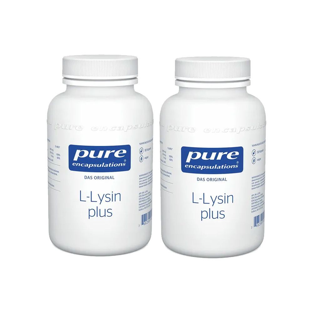 Zwei weiße Flaschen Pure Encapsulations L-Lysin plus. Blaue Etiketten mit Produktnamen und Logo. Weiße Deckel.