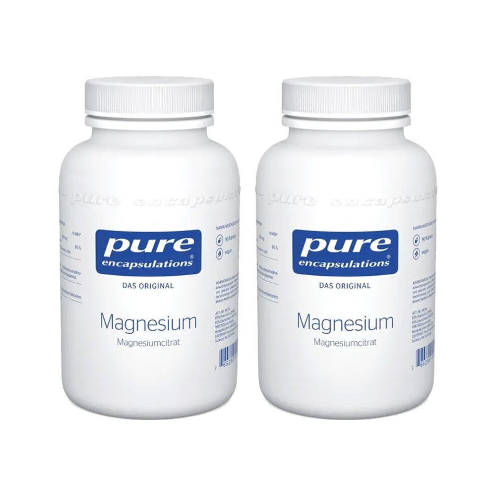 Zwei weiße Flaschen mit Schraubverschluss. Auf jeder Flasche ein blaues Etikett mit der Aufschrift "pure encapsulations" und "Magnesium".