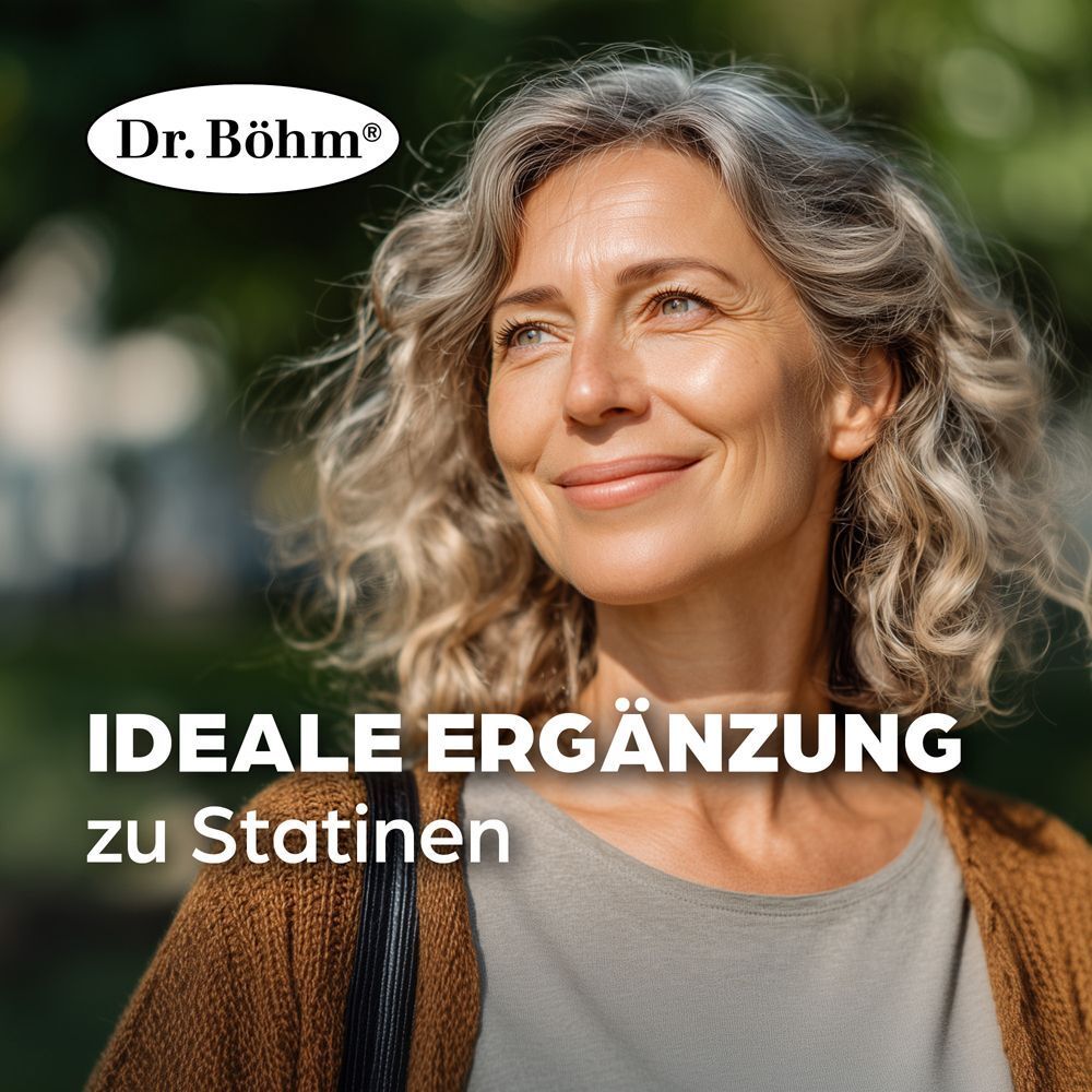 Lächelnde Frau mittleren Alters im Freien, mit Text "IDEALE ERGÄNZUNG zu Statinen".