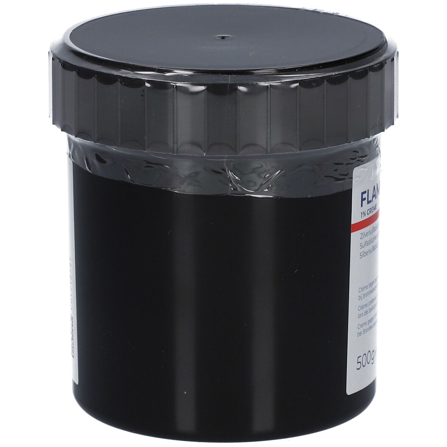 Zwarte pot met deksel. Opschrift: Flammazine 1% Crème. 500g. Productinformatie op het etiket.