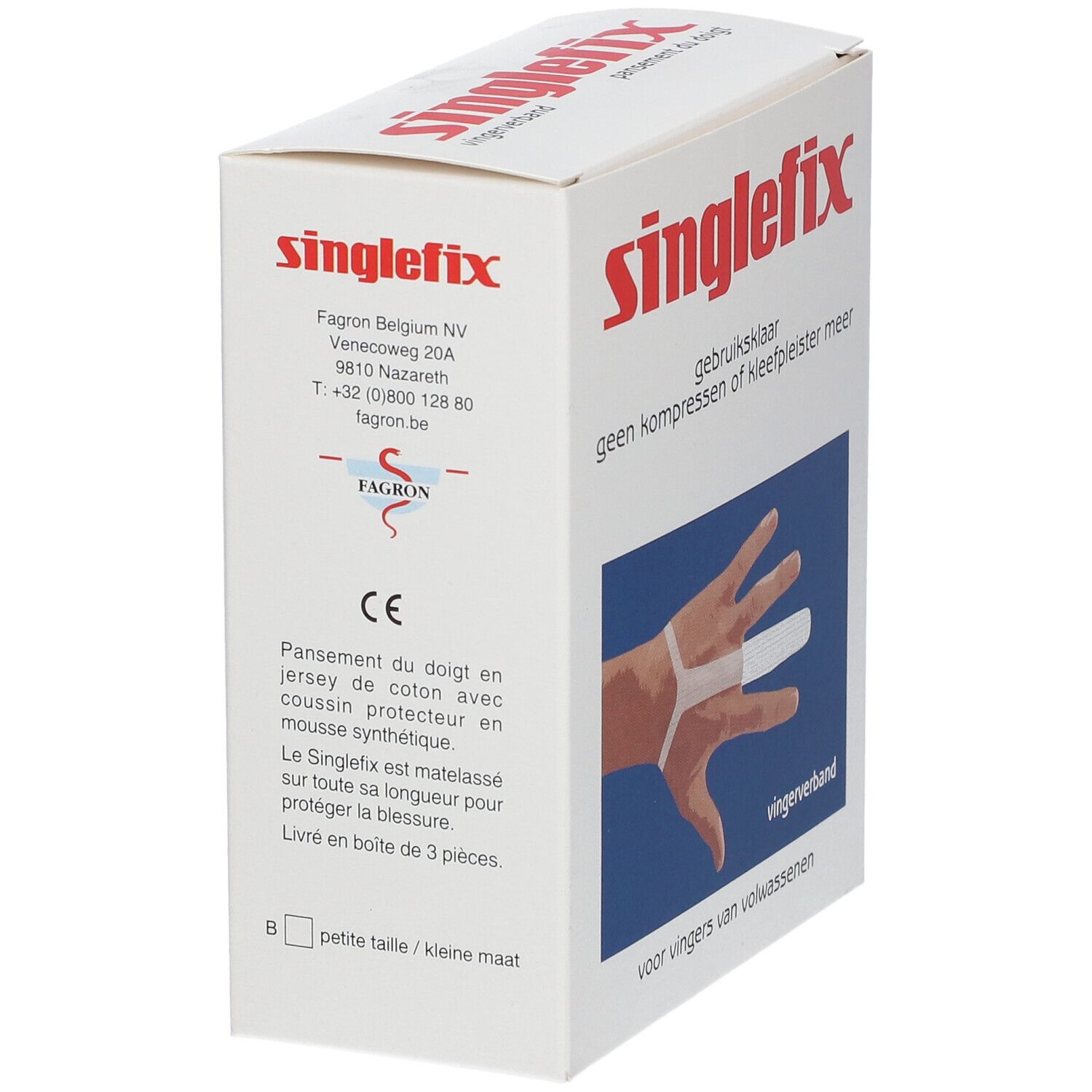 Boîte de Singlefix. Carton blanc avec texte rouge. Illustration: pansement de doigt. Texte: gebruiksklaar, petite taille.