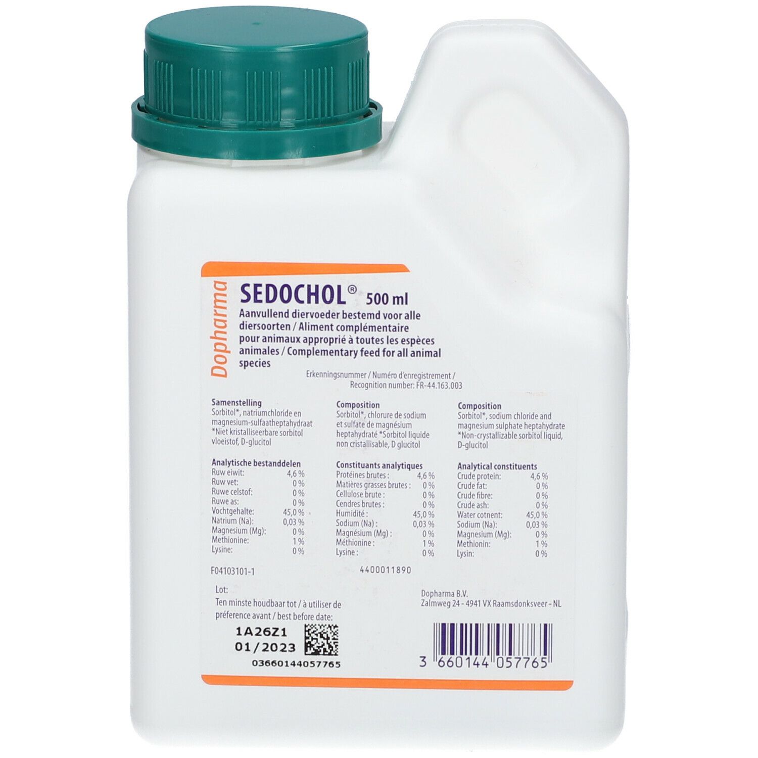 Witte fles met groene dop. Opschrift SEDOCHOL 500 ml. Aanvullend diervoeder voor dieren. Etiket met ingrediënten en lotnummer.