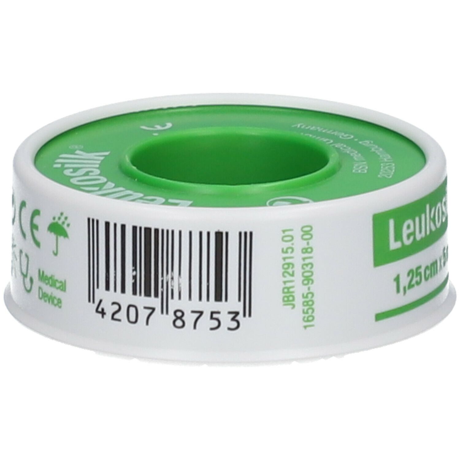 Rol Leukosilk. Wit tape met groene kern. Barcode en CE-markering. Opschrift: 1,25 cm x 5 m.
