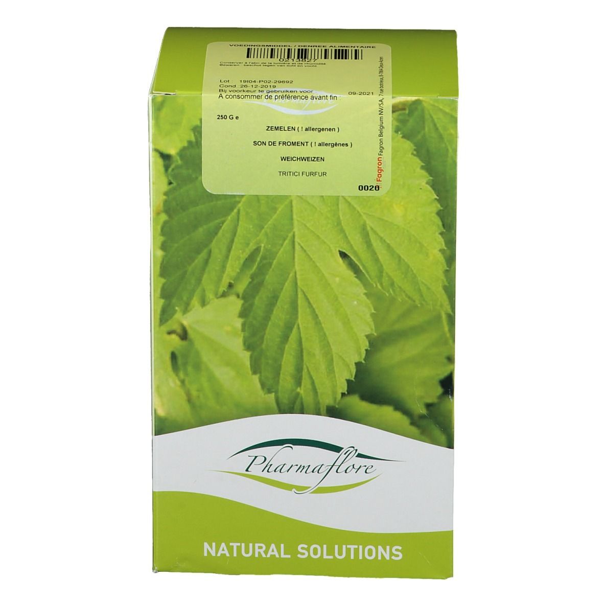 Boîte verte avec feuilles et nom Pharmaflore. Texte: Weichweizengrieß, Natural Solutions.