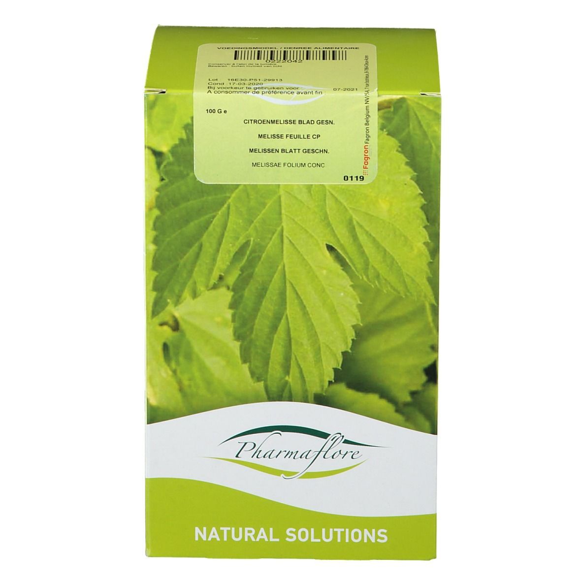 Boîte verte avec feuilles et texte. Logo Pharmaflore. "Natural Solutions".