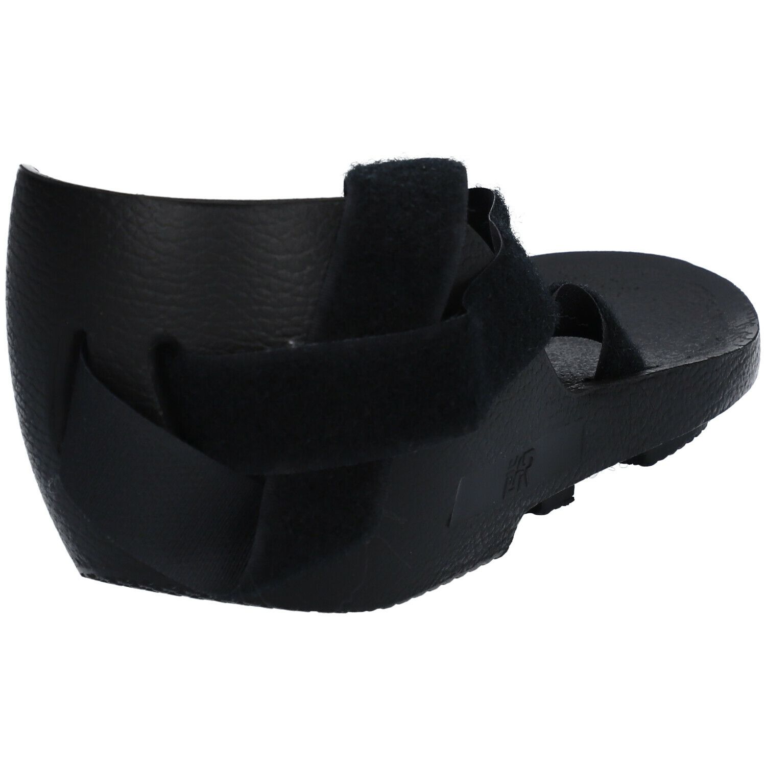Chaussure noire, fermeture velcro. Vue arrière.